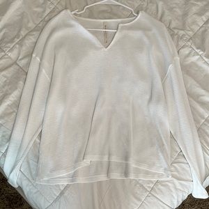 Woman’s flow white long sleeve